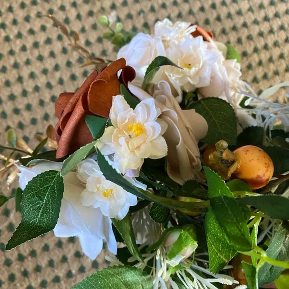 4 Chair Clips Floral Arrangement with Chiffon Ribbon - Picture 12 of 13